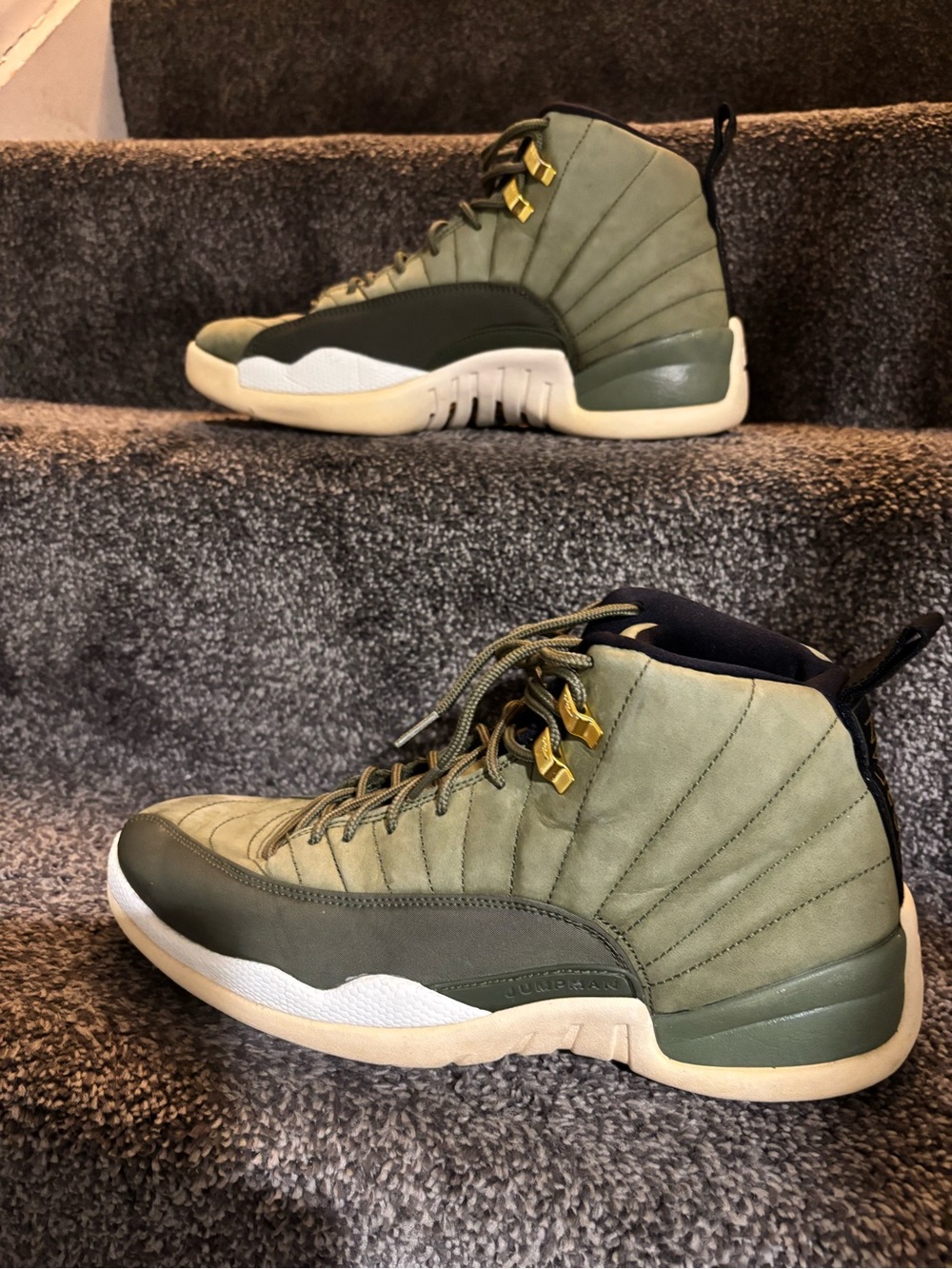 Nike Air Jordan 12 Retro Class of 2003 Olive green in great condition